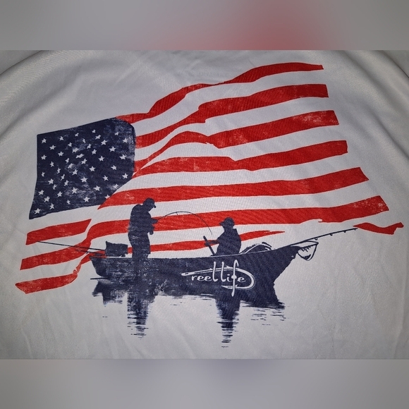 A Reel Life long sleeve t-shirt in a Men's medium.  EUC. Fishing gear. - Picture 5 of 5